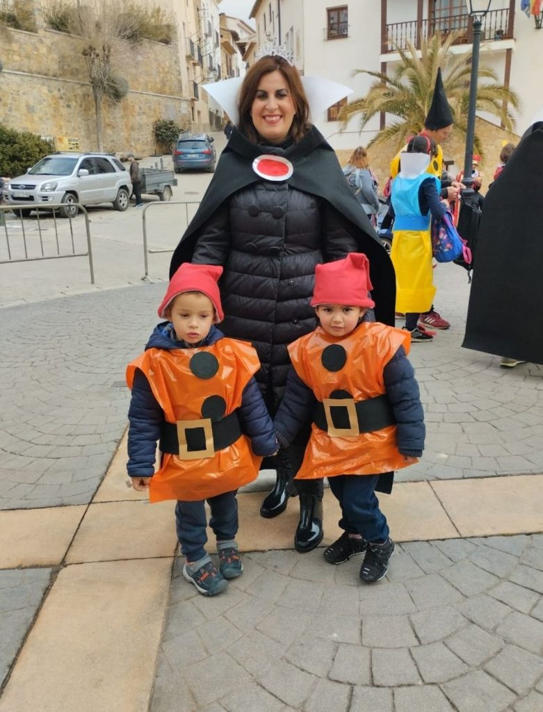 Aurelia amb els alumnes de primer cicle