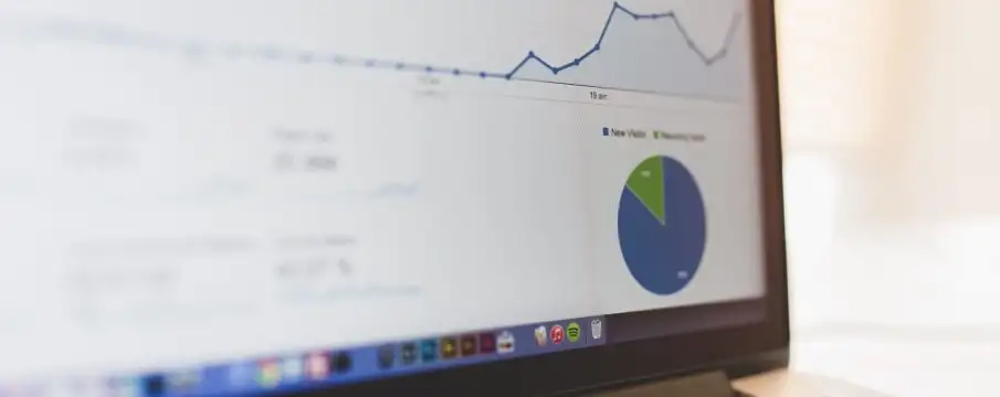 Imagen de una pantallal de ordenador con unos gráficos