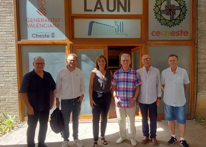 Visita del Inspector de Bienes, Inmuebles y Museos para el reconocimiento como "Colección Museográfica Permanente". Directivos de Antiguos alumnos y Directora Gerente del Complejo educativo de Cheste.