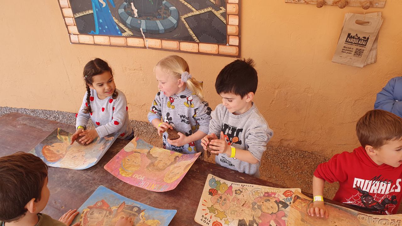 5886458893889029938_121