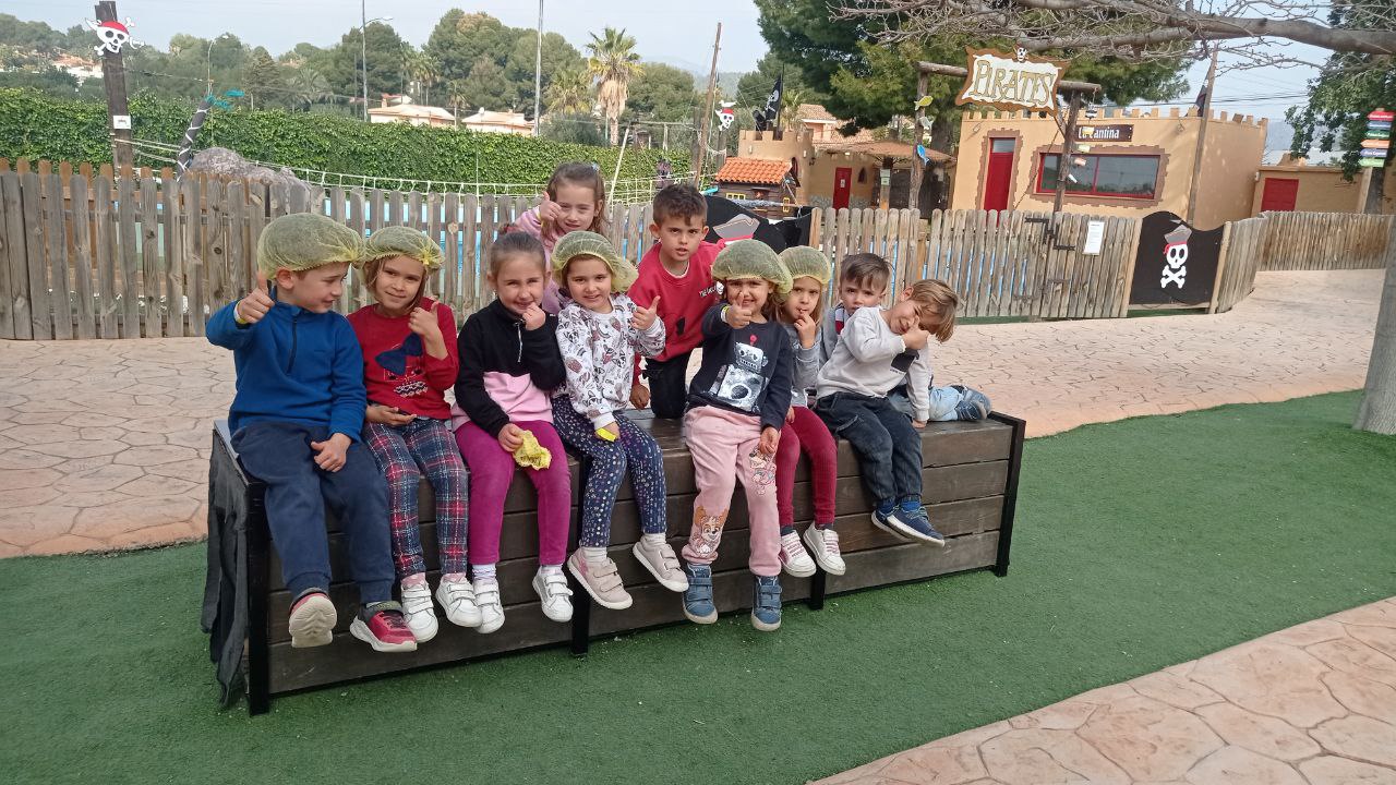 5886635472879470562_121