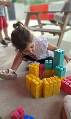 5908949885271525823_121