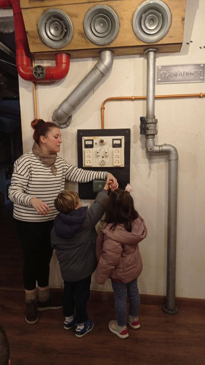 5895275632822782938_121