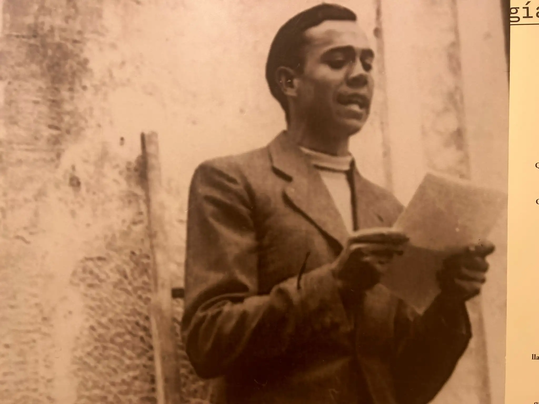 La biblioteca del CIPFP El Palmeral inaugura una exposición dedicada a Miguel Hernández