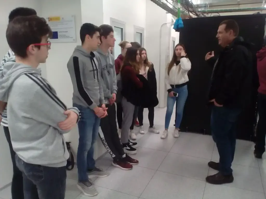 13-IMG_20190211_122747.red_-1024x768