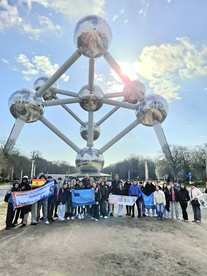 Imatge de tota l'expedició a l'Atomium