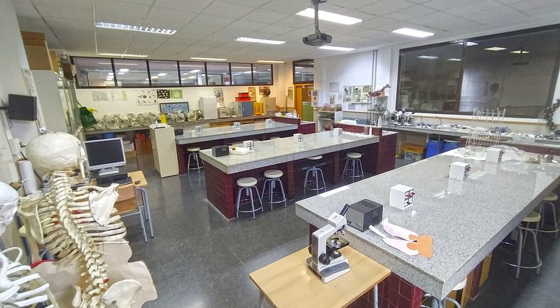 IMG_20220307_120654 Laboratori de biologia i geologia