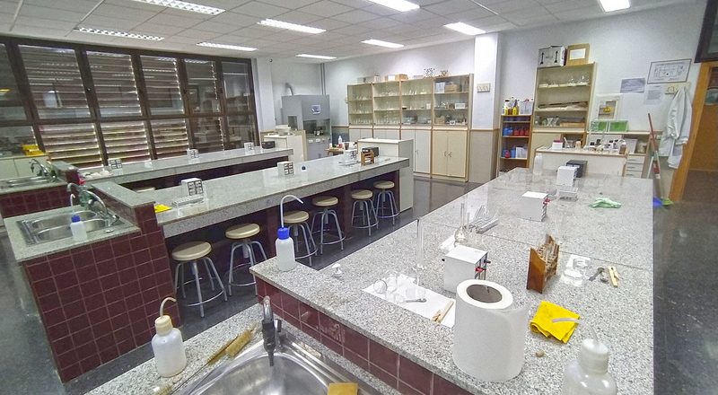 IMG_20220307_120853 Laboratori de Química