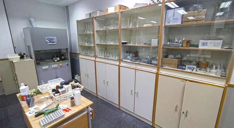 IMG_20220307_120915 Laboratori de Química