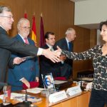 La directora del IES La Melva recoge el reconocimiento de excelencia educativa 300+ de manos del Presidente del Instituto de Técnicas Educativas de la Confederación Española de Centros de Enseñanza.