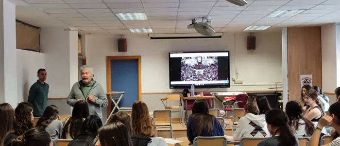 Charla vista completa