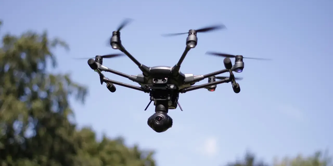 drones-images-3525497_1280