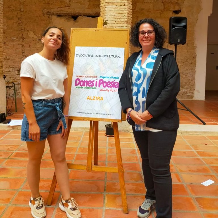 Teresa Ortiz i Maria Calvo a Dones i poesia
