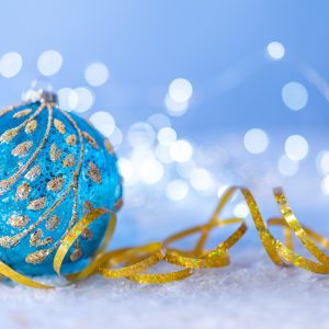 El IES Pascual Carrión celebra el tradicional Mercadillo solidario de Navidad, este año, para ayudar a Emma.