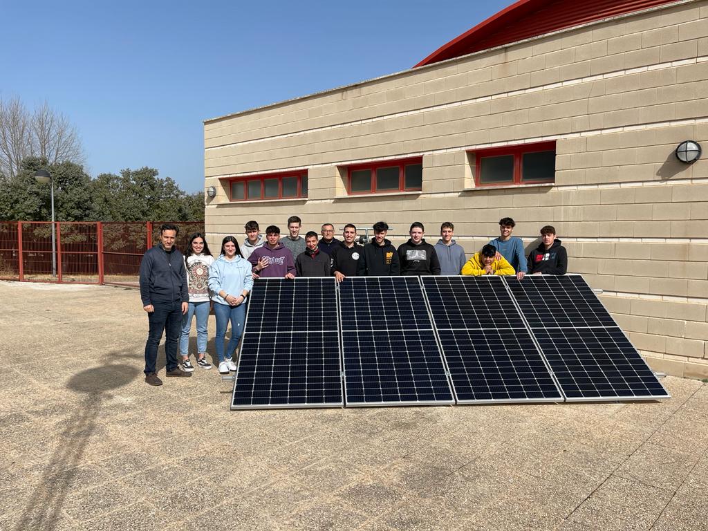 A cicles formatius ja utilitzem energia verda, renovable i sostenible!!!