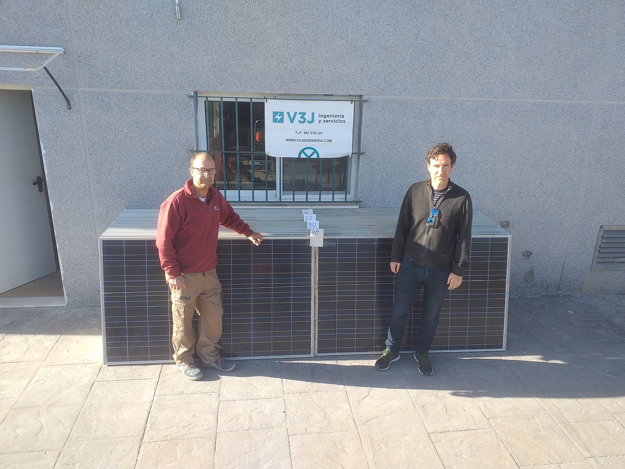 Donació de panells solars al nostre centre