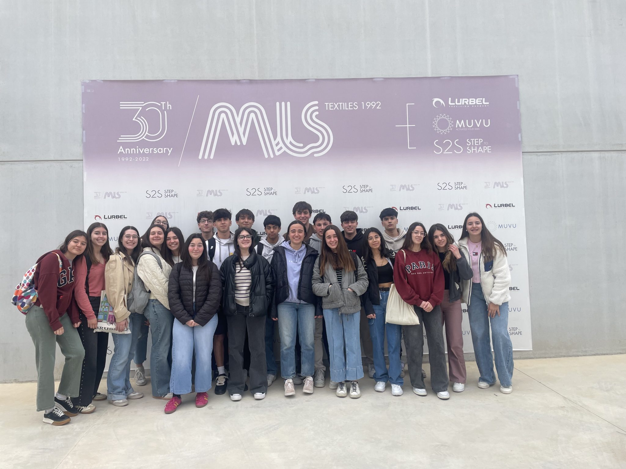 Visita a l’empresa Lurbel, al Museu Tèxtil de la Comunitat Valenciana, al Palau de la Vila i al refugi antiaeri del Regall. 