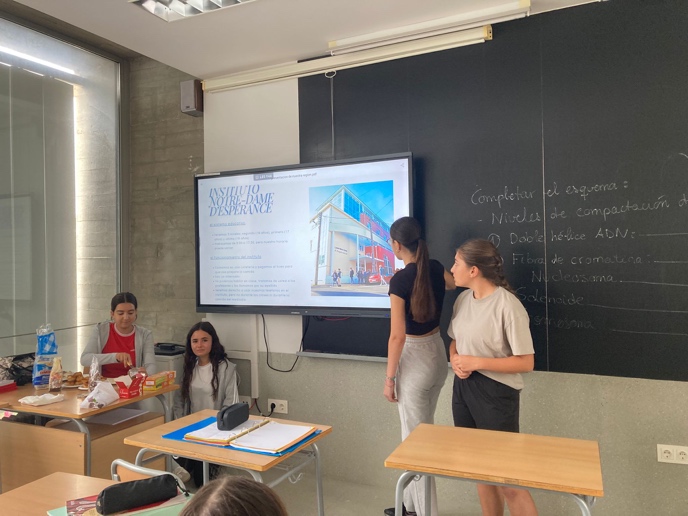 Alumnas francesas de Erasmus en clase