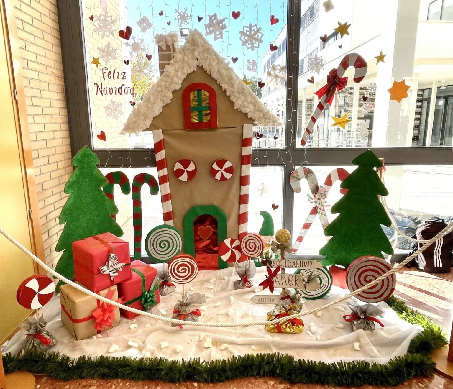 PROYECTO DE ESCAPARATE NAVIDEÑO DE 1º DE FP BÁSICA – IES JAIME DE SANT ...