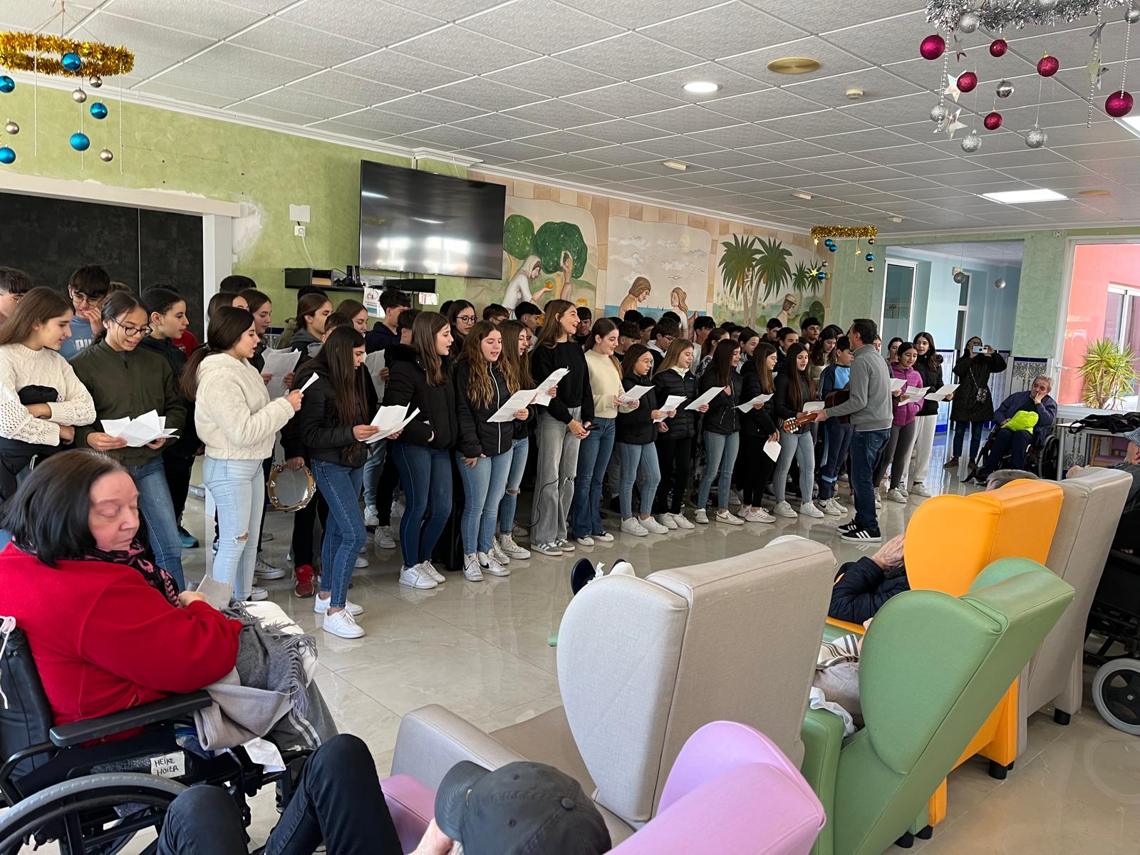 VILLANCICOS EN LA RESIDENCIA DE MAYORES