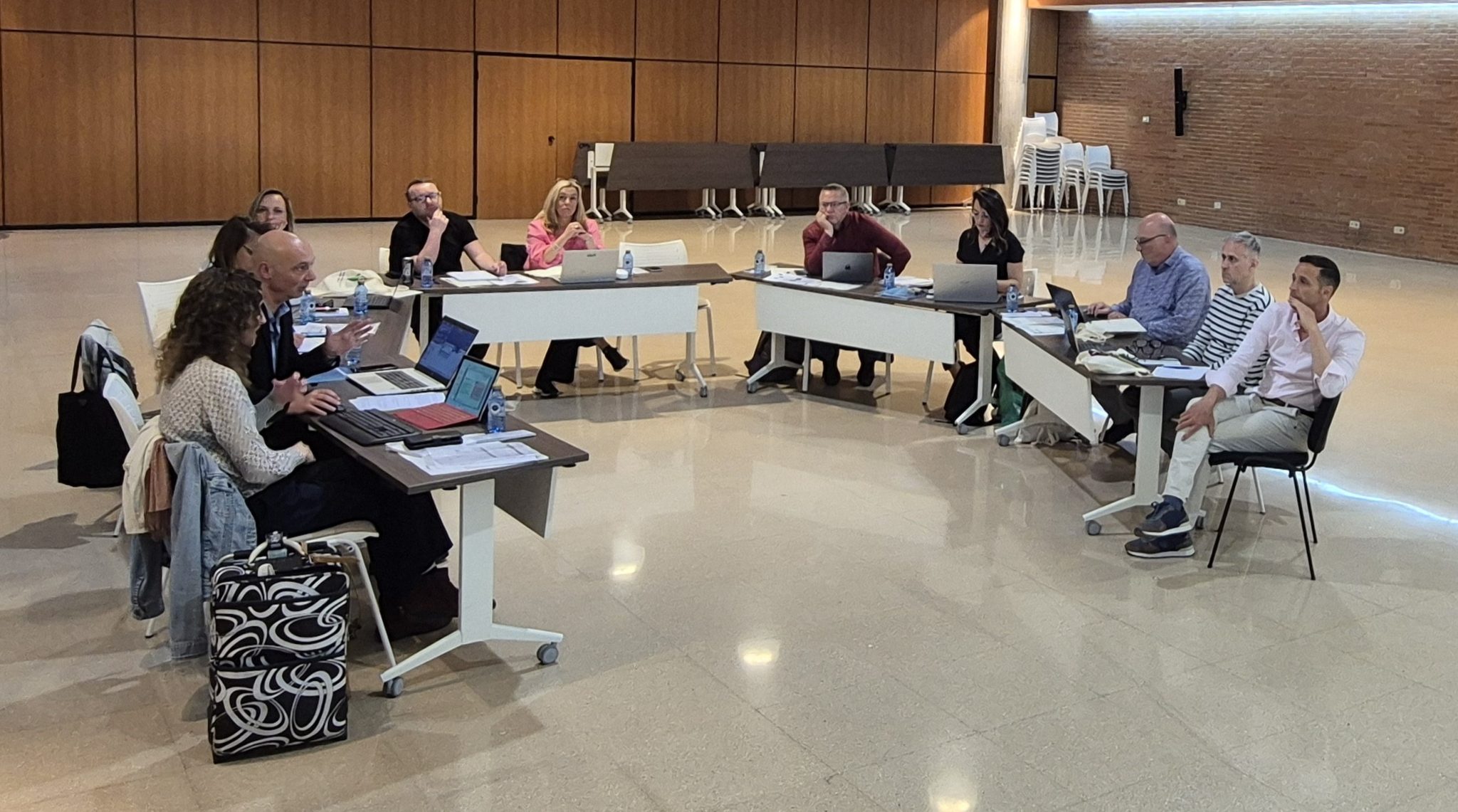 Mesa de Trabajo_Expertos invitados (7) Mesa de Trabajo_Expertos invitados (7)