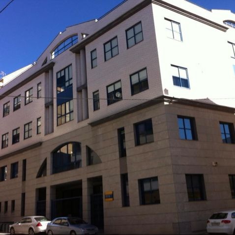 Ir a configuración para insertar una foto del centro.